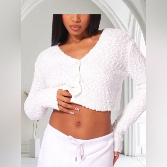 PrettyLittleThing Tops - PRETTYLITTLE THING WHITE BOBBLE KNIT CROP CARDIGAN NWT SIZE S